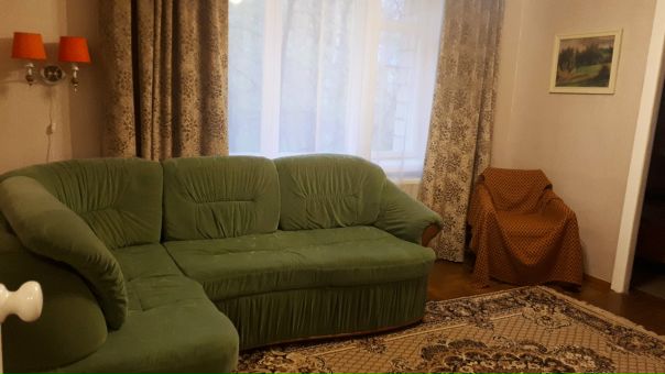 Фото:  Сдам 2-х комнатную квартиру м.ш.Энтузиастов.<br>3 минуты пешком от метро, тихий благоустроенный двор.<br>Комнаты смежные, кухня 7 метров. <br>Вся мебель и бытовая техника.<br>В квартире выполнен свежий косметический ремонт. Сдается впервые. <br>Стоимость аренды 30 т.р. + коммунальные услуги.<br><br> Мышкин